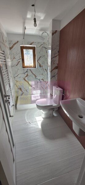 Apartament 2 camere, parter, de vanzare in Busteni