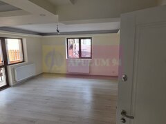 Apartament 2 camere, parter, de vanzare in Busteni